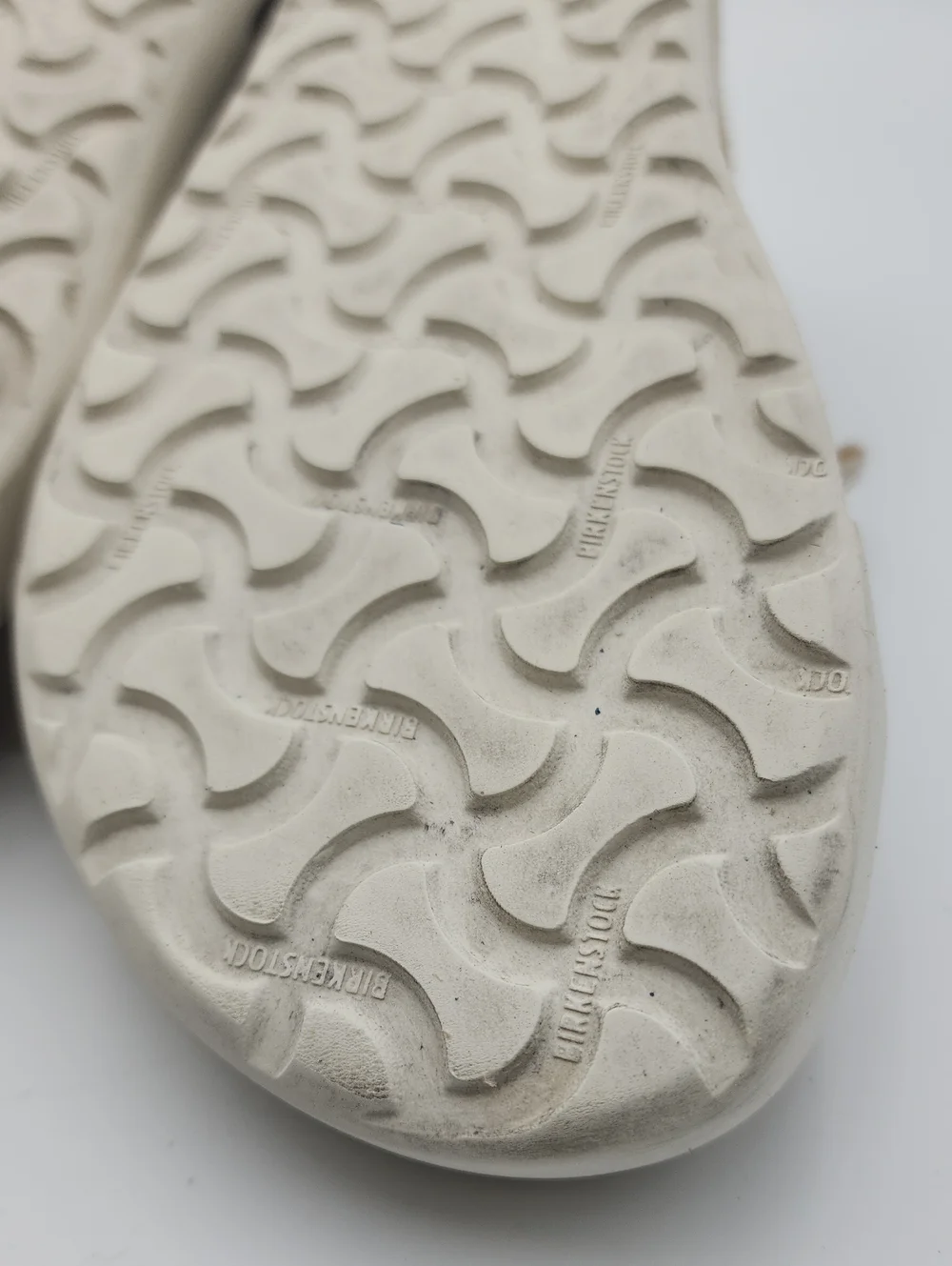 Birkenstock Women's Suede bend low Sneaker in Tan with White Laces Size 7